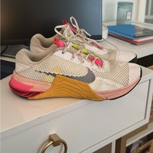 Nike Women's Athletic Shoes - White and Pink